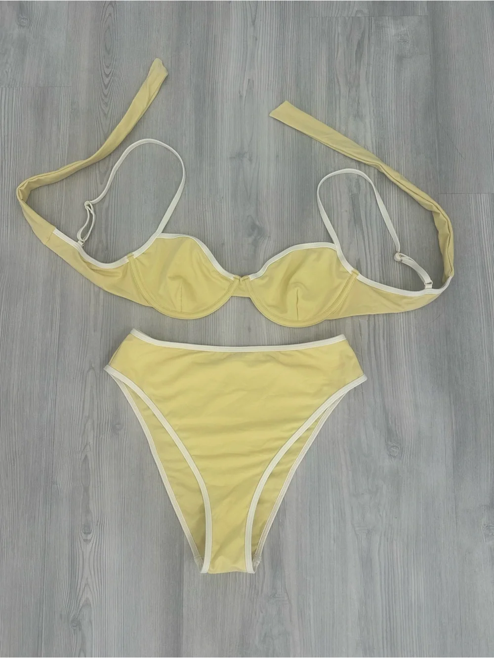 MONDAY SWIMWEAR YELLOW RAVELLO AND CAPRI BLOCK TOP SIZE SMALL